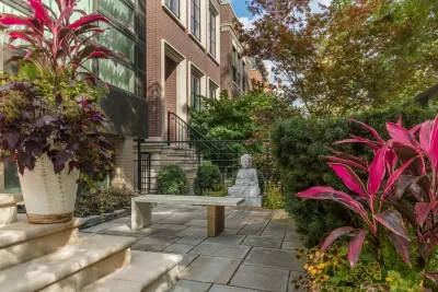 4-Season Roof Garden by Chicago Specialty Gardens, Inc.