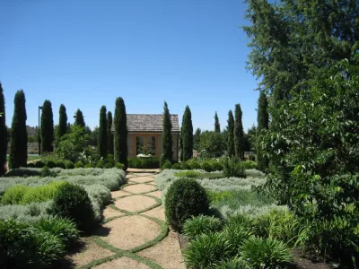 South of the City Estate — Landscape Design project by Chinick Landscaping & Nursery