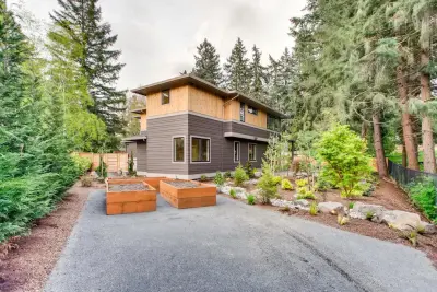 Modern Craftsman Custom Home in Lake Oswego, Oregon — Design-Build Services project by Lifestyle Homes, Home Builders