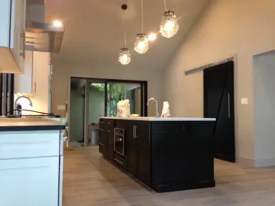 Pineda Lake Modern — Design-Build Services project by Hughes Design And Construction, Inc.