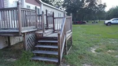 Division 9 Contracting Company, LLC - Fence Installation in Crestview, FL
