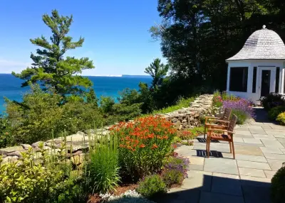 Bluff Residence — Landscape Design project by Cre Woodard, Landscape Design And Construction