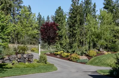Colonial Hangman Valley by Pacific Garden Design