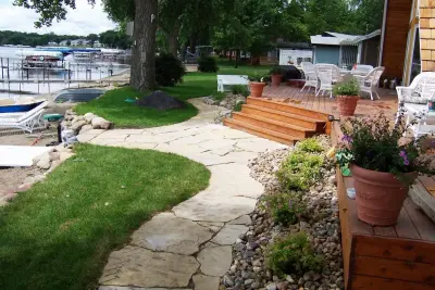 Okoboji Distinctive Entrance — Landscape Design project by Del's Garden Center