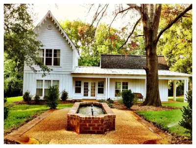 Couvillion Design + Build - Landscape Design in Starkville, MS
