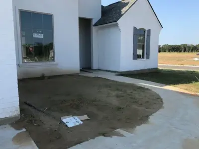 Avoid standard contractor landscaping — Landscape Design project by Megan Montgomery Design