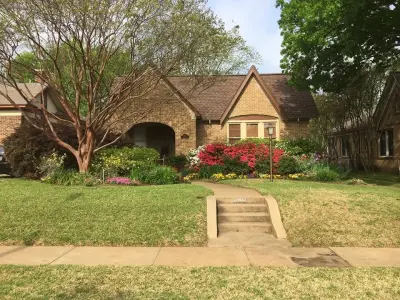 Hollywood Avenue in Oak Cliff, Dallas by Shingles Roofing LLC