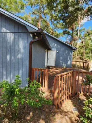 Effortless Brown Gutters Fitted on Charming Residence in Eastern Tallahassee — Roofing & Gutter Services project by Discount Gutters