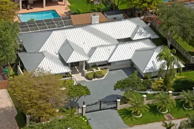 Istueta Roofing - Roofing & Gutter Services in Miami, FL