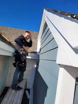 BoothBay Blue James Hardi Board for North Topsail — Roofing & Gutter Services project by Atlantic Coastal Enterprises