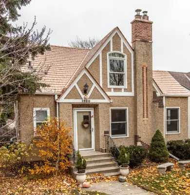 Quarve Contracting INC - Roofing & Gutter Services in Minneapolis, MN