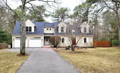 Waterman Building & Remodeling - Roofing & Gutter Services in Middleboro, MA