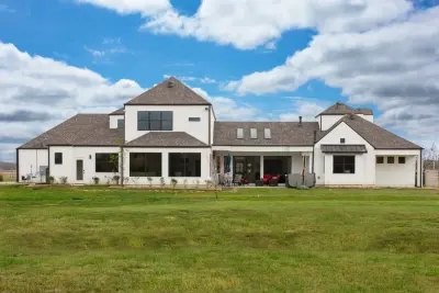 Pinnacle Roofing - Roofing & Gutter Services in Springdale, AR