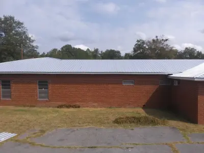 A & O Construction - Roofing & Gutter Services in Mcintyre, GA
