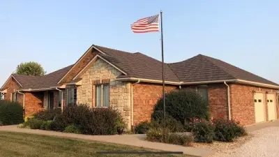 GR Roofing, LLC - Roofing & Gutter Services in Lyndon, KS