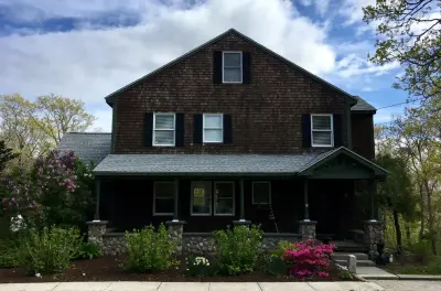 Henderson Roofing - Siding & Exterior Remodeling in Voluntown, CT