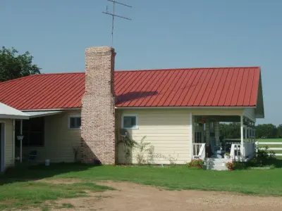 Lone-Star Roof Systems - Roofing & Gutter Services in College Station, TX