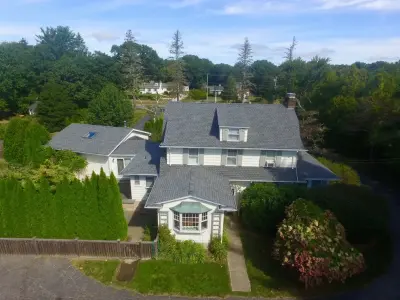Henderson Roofing - Siding & Exterior Remodeling in Voluntown, CT
