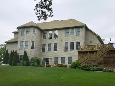 Sparks Construction LLC - Roofing & Gutter Services in Hudson, IL