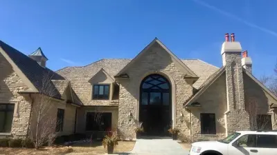 Sparks Construction LLC - Roofing & Gutter Services in Hudson, IL
