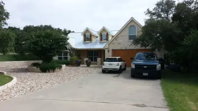 Hall's Roofing & Sheet Metal - Roofing & Gutter Services in Georgetown, TX
