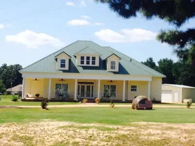 LMC Roofing & Construction - Roofing & Gutter Services in De Kalb, TX