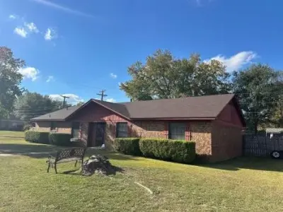 Near Me Roofing & Contracting - Roofing & Gutter Services in Texarkana, TX