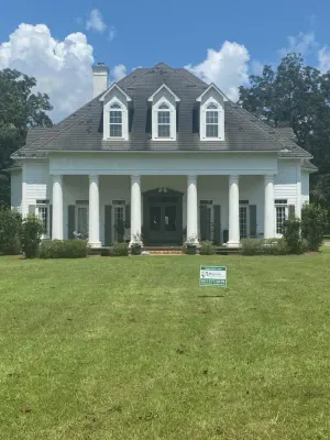 Magnolia Roofing & Construction LLC - Custom Cabinets & Cabinetry in Laurel, MS