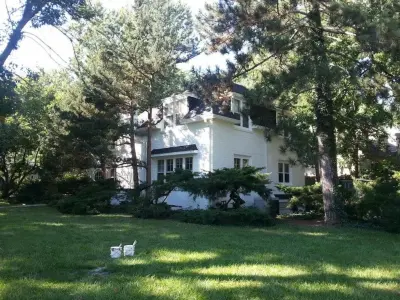 Pete's Painting and Seamless Gutters - House Painting Services in Topeka, KS