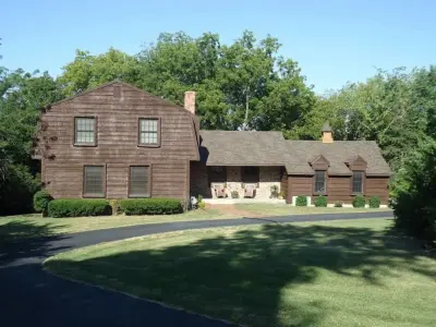 Pete's Painting and Seamless Gutters - House Painting Services in Topeka, KS