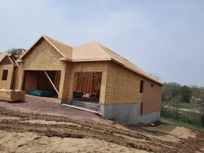 Reyes Roofing LLC - Carpentry & Woodworking in Sioux City, IA