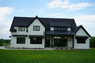 CoMitted 365 Roofing & Exteriors - Roofing & Gutter Services in Waite Park, MN