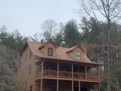 United Contracting & Roofing LLC - Handyman Services in Clarkesville, GA