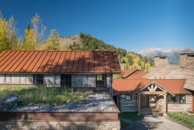 2016 Mountain Living Magazine Home of the Year — Design-Build Services project by Big-D Signature