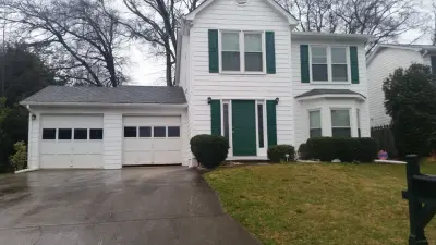 Neighborhood Garage Door Service - Garage Door Installation & Repair in Kent, WA