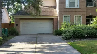 The Woodlands Garage Door Service - Garage Door Installation & Repair in The Woodlands, TX
