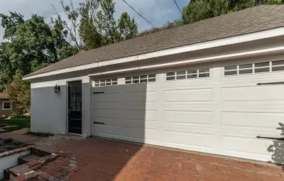 Clarks Garage Door & Gate Repair Snoqualmie - Garage Door Installation & Repair in Snoqualmie, WA