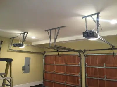 Neighborhood Garage Door Service - Garage Door Installation & Repair in Kent, WA