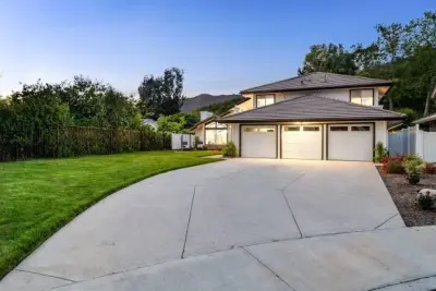 Darius Garage Door Repair - Garage Door Installation & Repair in Emeryville, CA