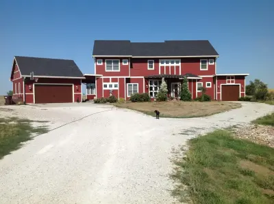 Hicklin Garage Doors Des Moines - Garage Door Installation & Repair in Des Moines, IA