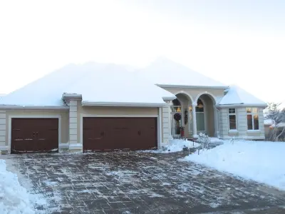 Hicklin Garage Doors Des Moines - Garage Door Installation & Repair in Des Moines, IA