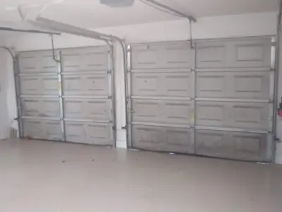 Henderson Garage Doors - Garage Door Installation & Repair in Baytown, TX