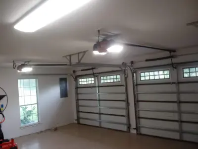 Henderson Garage Doors - Garage Door Installation & Repair in Baytown, TX