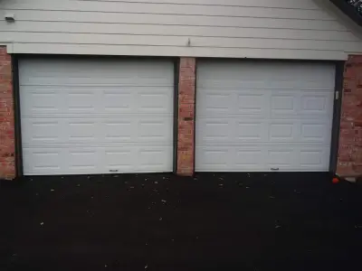 Henderson Garage Doors - Garage Door Installation & Repair in Baytown, TX