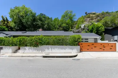 Pacific Garage Doors & Gates - Garage Door Installation & Repair in North Hollywood, CA