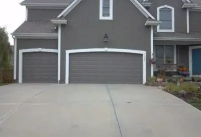 Royal Garage Door - Garage Door Installation & Repair in Lenexa, KS
