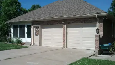 Royal Garage Door - Garage Door Installation & Repair in Lenexa, KS