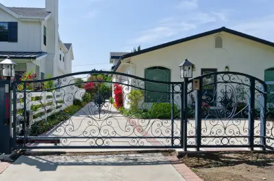 Pacific Garage Doors & Gates - Garage Door Installation & Repair in North Hollywood, CA