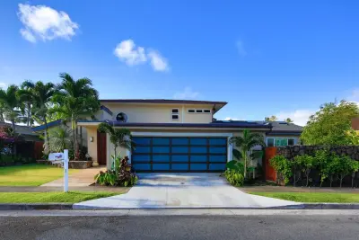 Raynor Garage Doors - Garage Door Installation & Repair in Dixon, IL