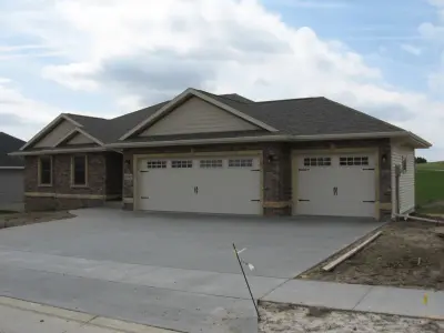 Dubuqueland Overhead Door Co - Garage Door Installation & Repair in Dubuque, IA